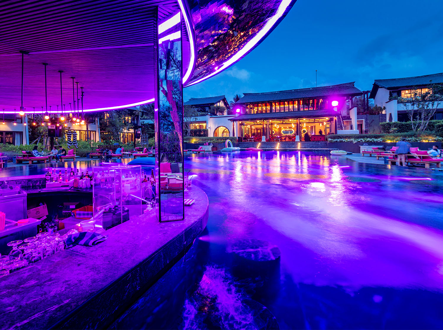 BabaBeachClub Hotel Phuket-Dining&Entertainment